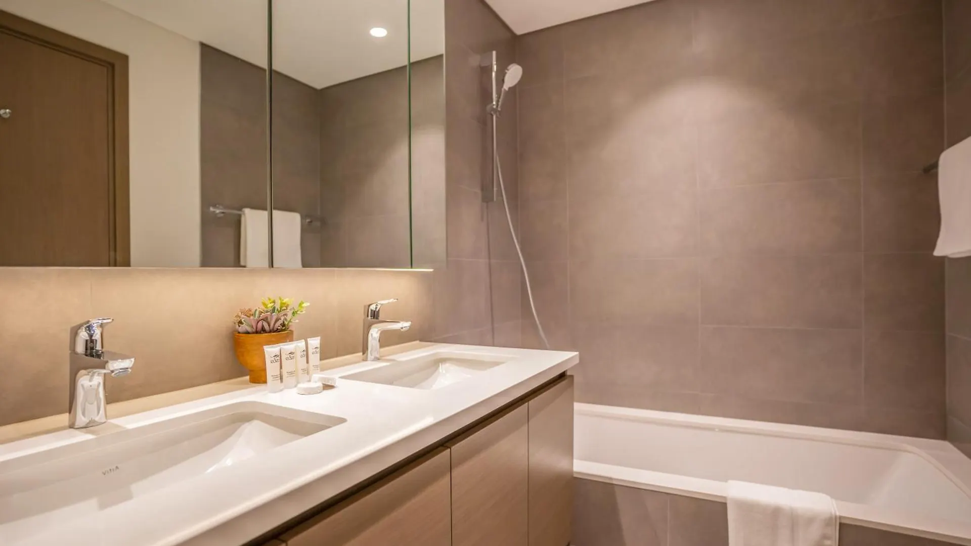 Dubai Creek Harbor Tower 1 - Premium Three Bedroom