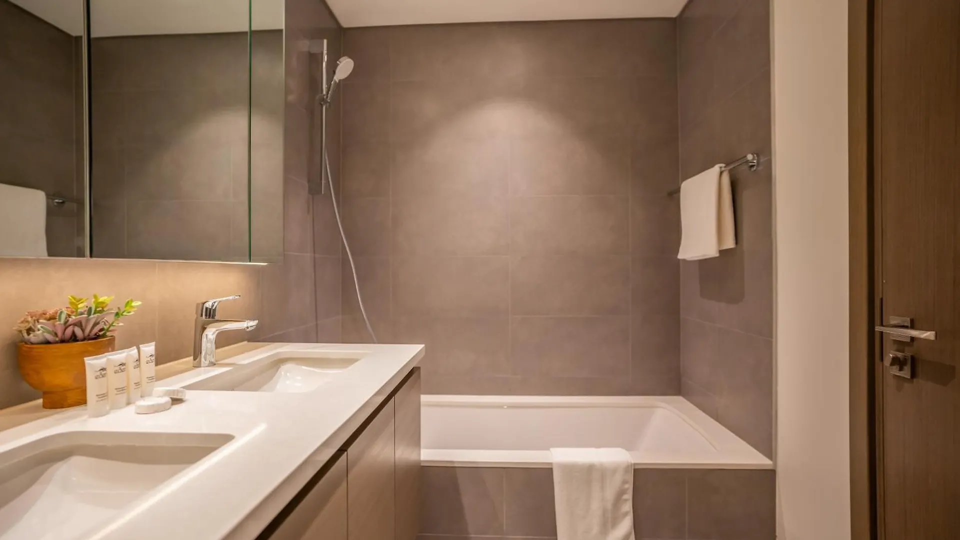 Apartment Dubai Creek Harbor Tower 1 - Premium Three Bedroom